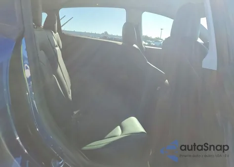 2022 Tesla Model Y z USA, uszkodzony, nr VIN 7SAYGDEF4NF324020